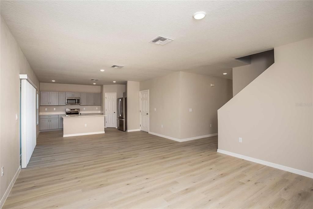 For Sale: $373,340 (5 beds, 3 baths, 2422 Square Feet)