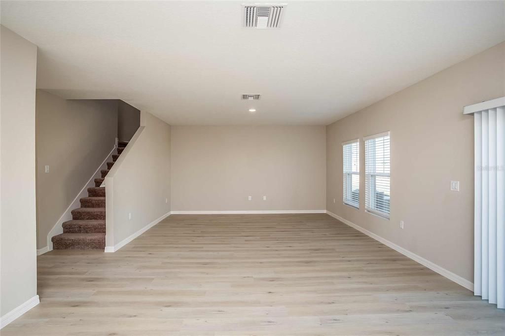 For Sale: $373,340 (5 beds, 3 baths, 2422 Square Feet)
