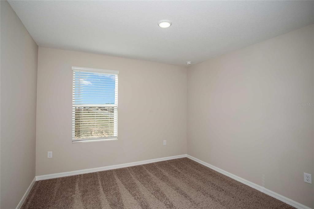 For Sale: $373,340 (5 beds, 3 baths, 2422 Square Feet)