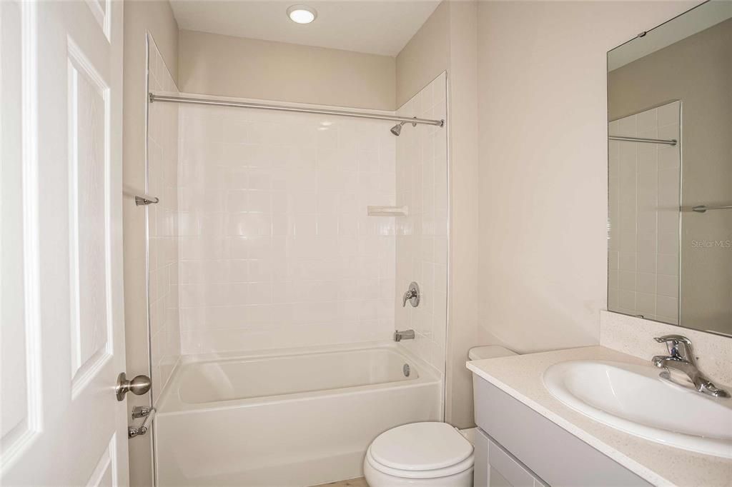 For Sale: $373,340 (5 beds, 3 baths, 2422 Square Feet)