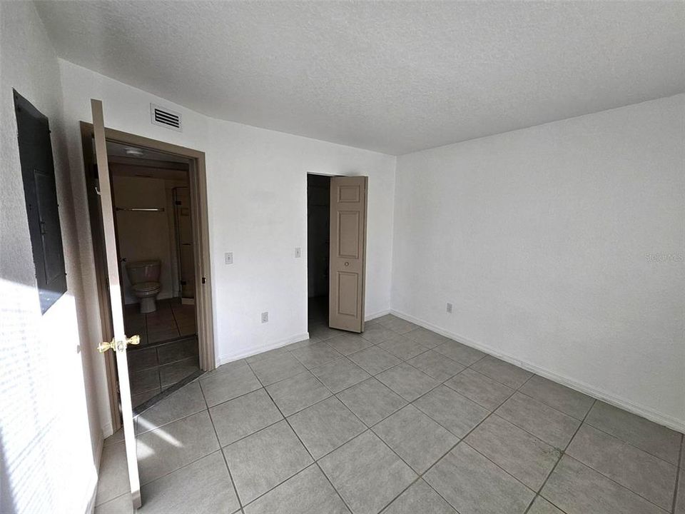 For Rent: $1,600 (2 beds, 2 baths, 860 Square Feet)