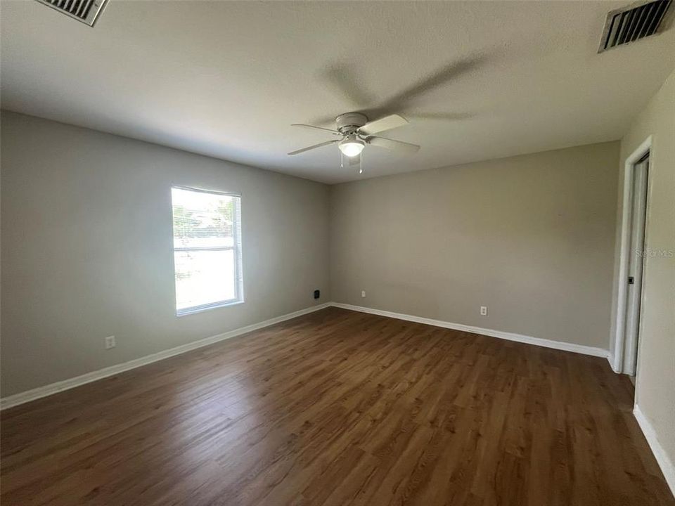 For Rent: $1,900 (3 beds, 2 baths, 1602 Square Feet)