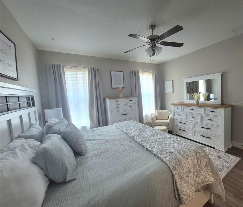 En Venta: $575,900 (6 camas, 4 baños, 3062 Pies cuadrados)
