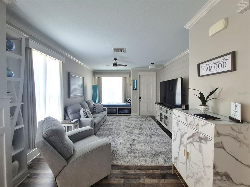 En Venta: $575,900 (6 camas, 4 baños, 3062 Pies cuadrados)