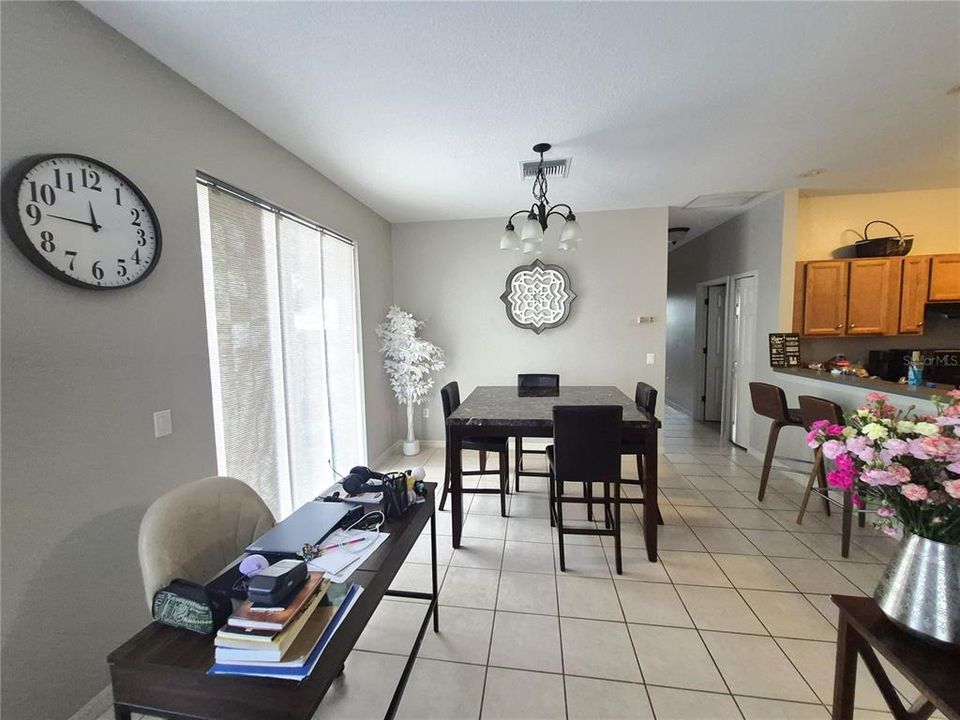 En Venta: $575,900 (6 camas, 4 baños, 3062 Pies cuadrados)