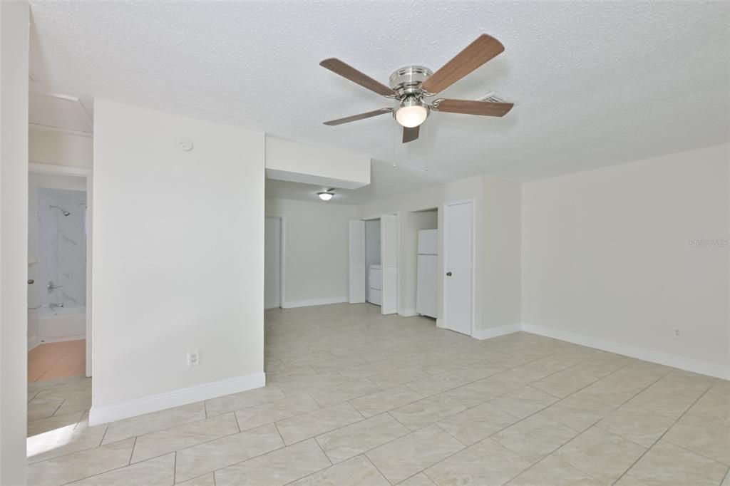 For Rent: $1,525 (2 beds, 1 baths, 804 Square Feet)