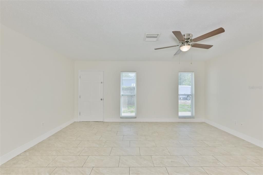For Rent: $1,525 (2 beds, 1 baths, 804 Square Feet)