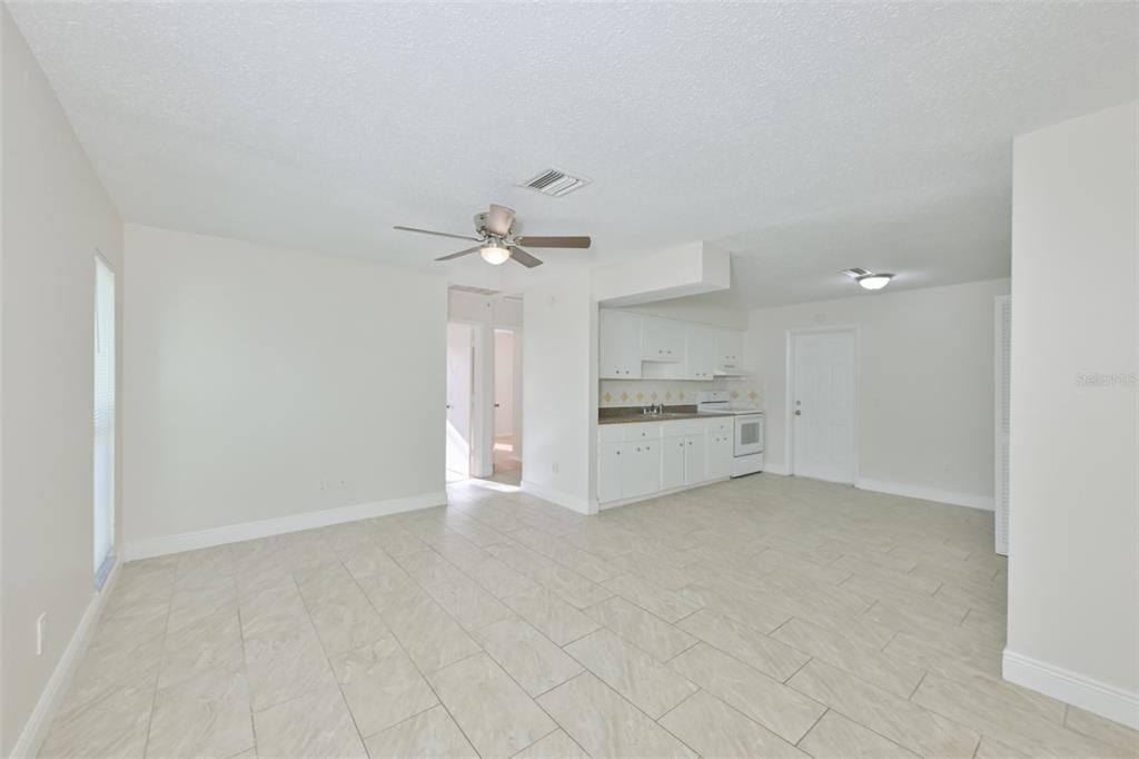 For Rent: $1,525 (2 beds, 1 baths, 804 Square Feet)