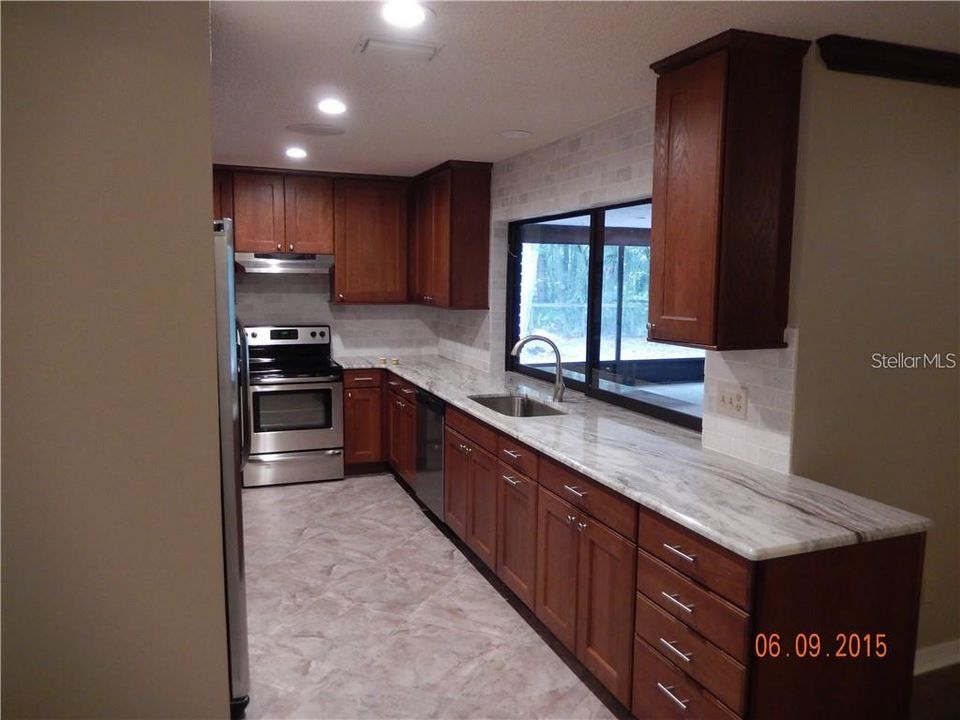 В аренду: $2,400 (3 спален, 2 ванн, 1706 Квадратных фут)