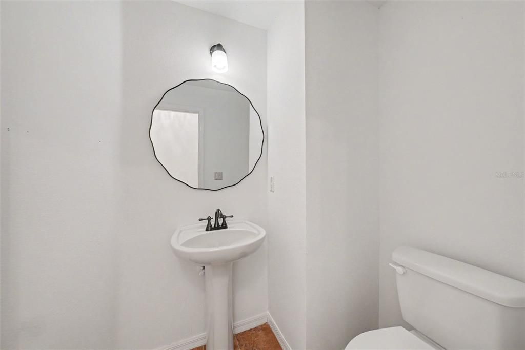 For Sale: $650,000 (5 beds, 2 baths, 3343 Square Feet)