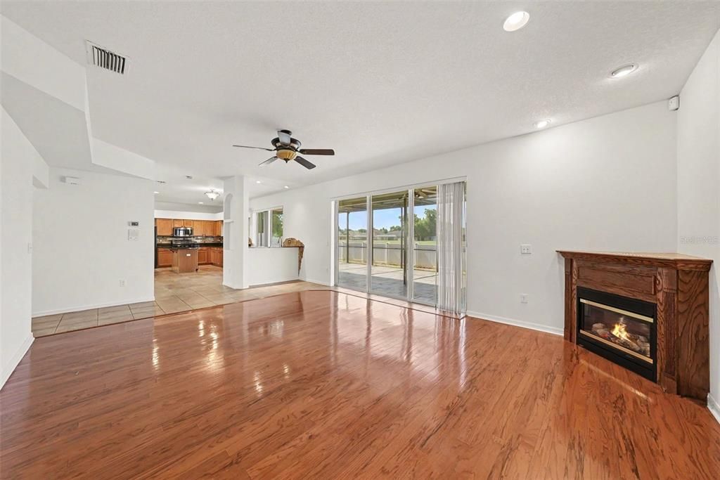 For Sale: $650,000 (5 beds, 2 baths, 3343 Square Feet)