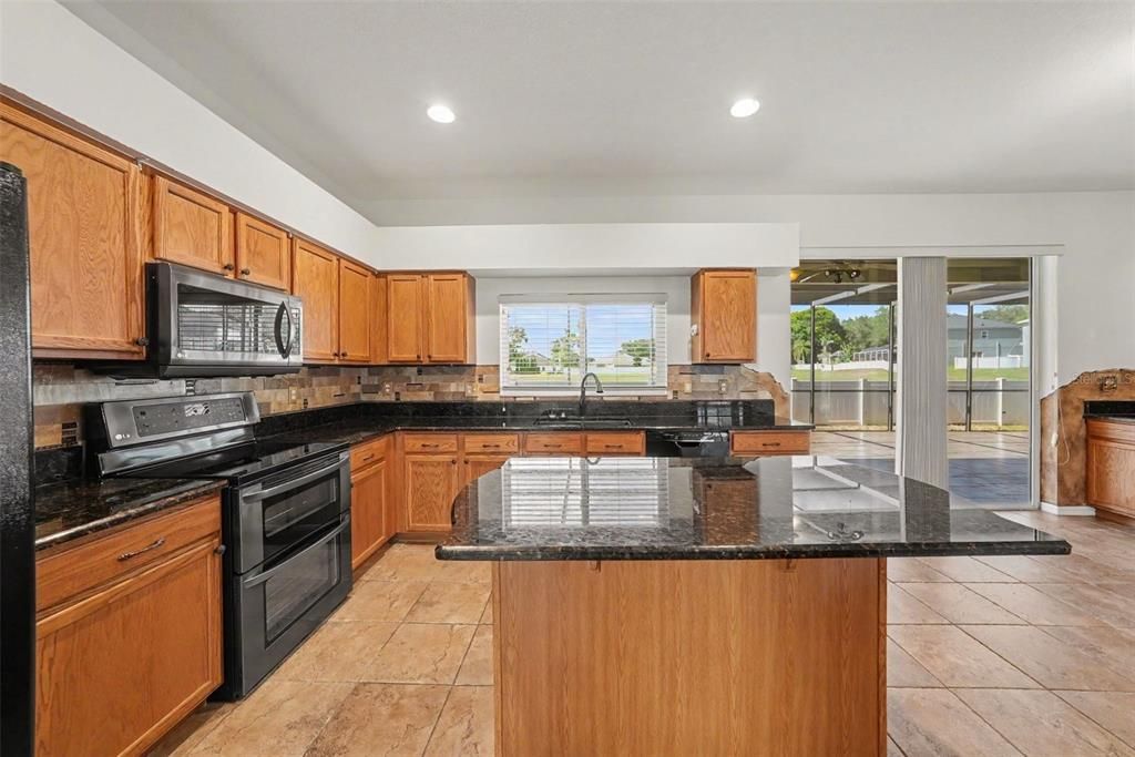 For Sale: $650,000 (5 beds, 2 baths, 3343 Square Feet)