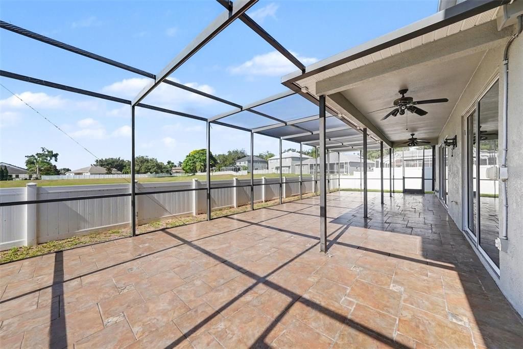 For Sale: $650,000 (5 beds, 2 baths, 3343 Square Feet)