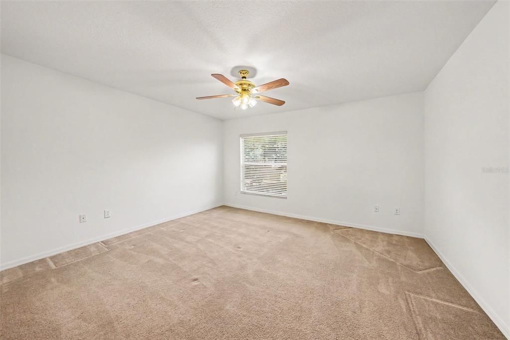 For Sale: $650,000 (5 beds, 2 baths, 3343 Square Feet)
