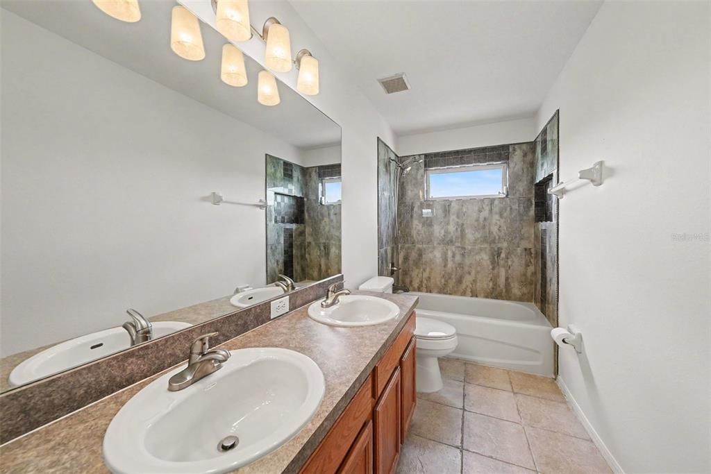 For Sale: $650,000 (5 beds, 2 baths, 3343 Square Feet)
