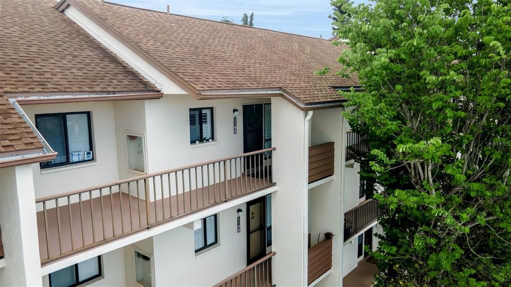 For Sale: $210,000 (1 beds, 1 baths, 763 Square Feet)