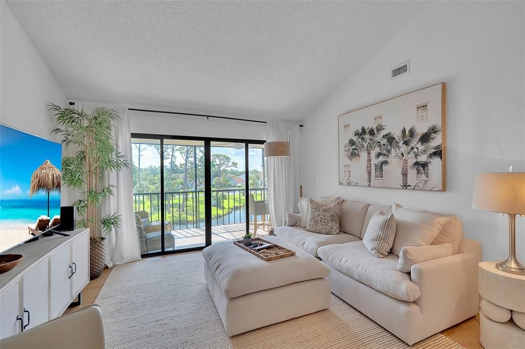 For Sale: $210,000 (1 beds, 1 baths, 763 Square Feet)