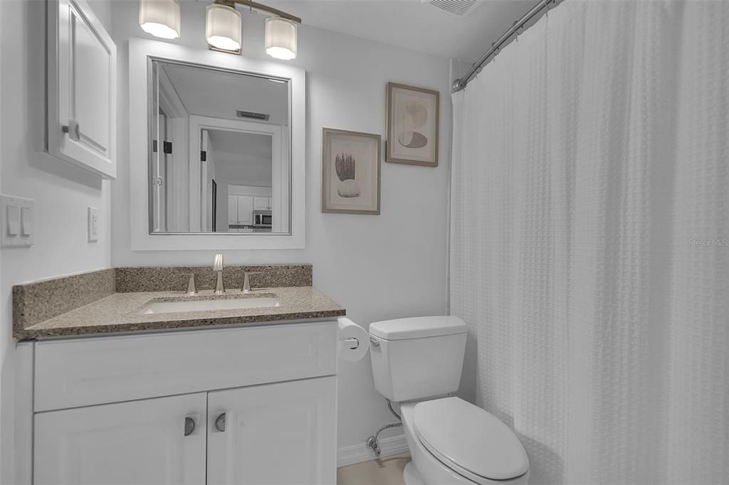 For Sale: $210,000 (1 beds, 1 baths, 763 Square Feet)