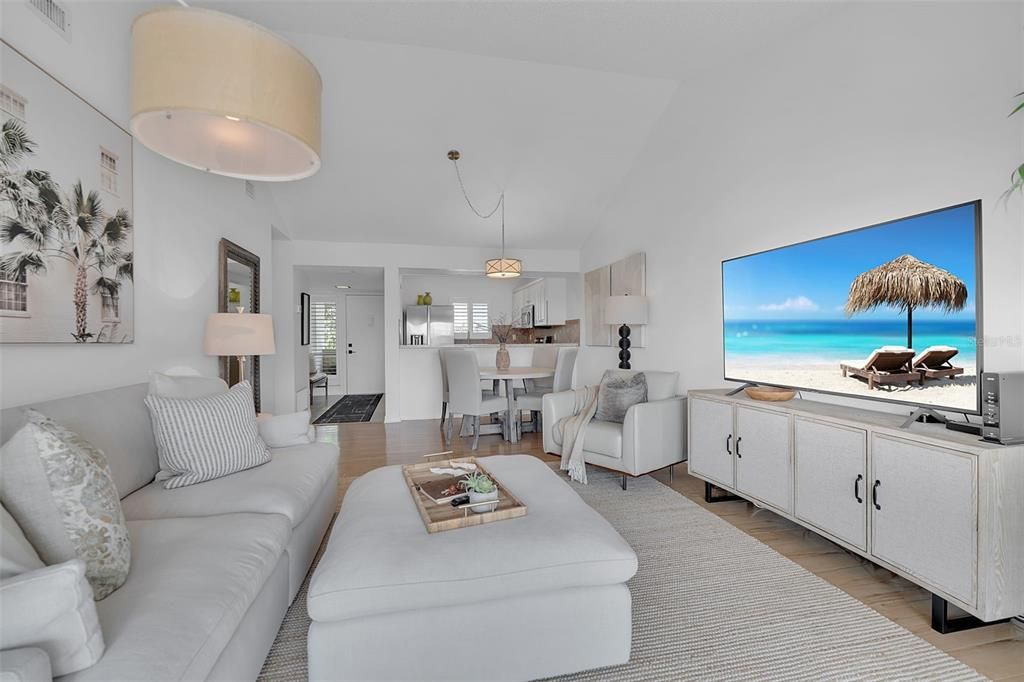 For Sale: $210,000 (1 beds, 1 baths, 763 Square Feet)