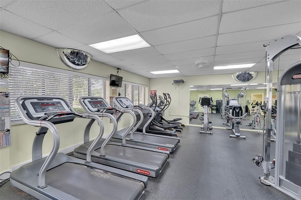 For Sale: $210,000 (1 beds, 1 baths, 763 Square Feet)