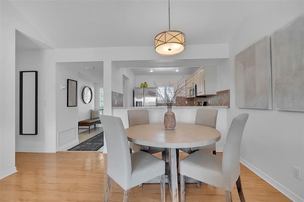 For Sale: $210,000 (1 beds, 1 baths, 763 Square Feet)