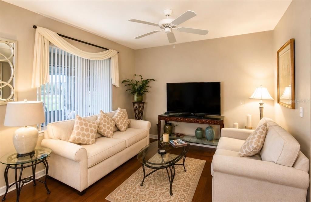 For Sale: $309,900 (2 beds, 2 baths, 1498 Square Feet)