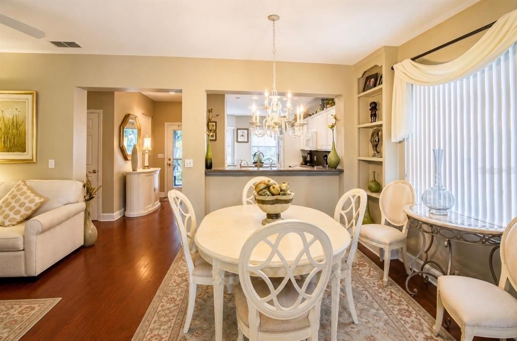For Sale: $309,900 (2 beds, 2 baths, 1498 Square Feet)