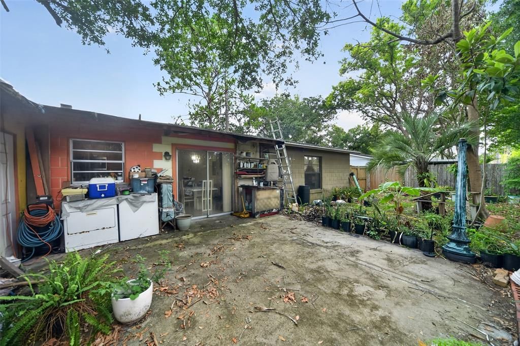For Sale: $260,000 (3 beds, 1 baths, 1250 Square Feet)