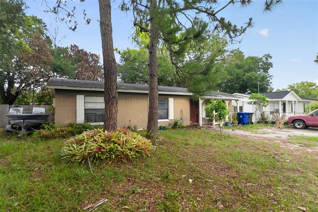 For Sale: $260,000 (3 beds, 1 baths, 1250 Square Feet)