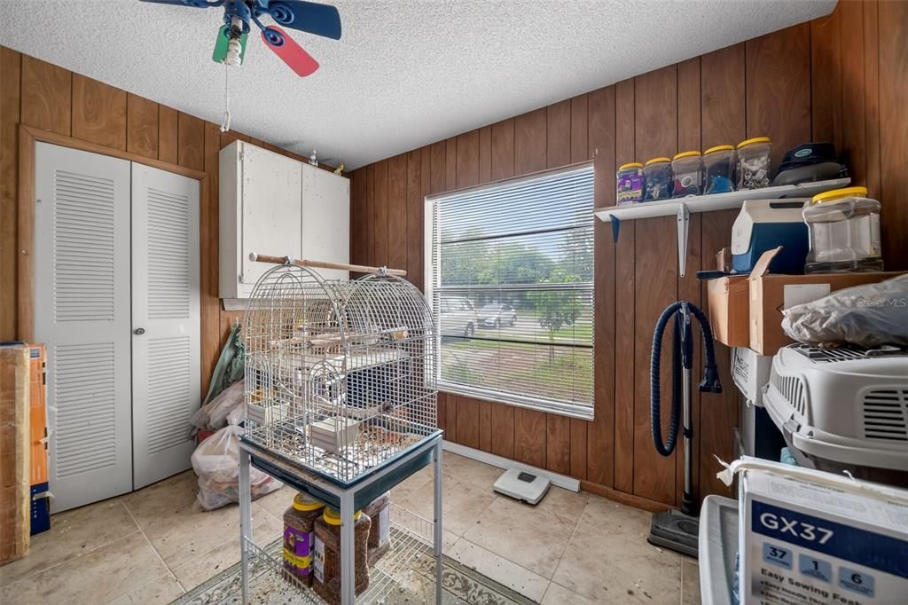 For Sale: $260,000 (3 beds, 1 baths, 1250 Square Feet)