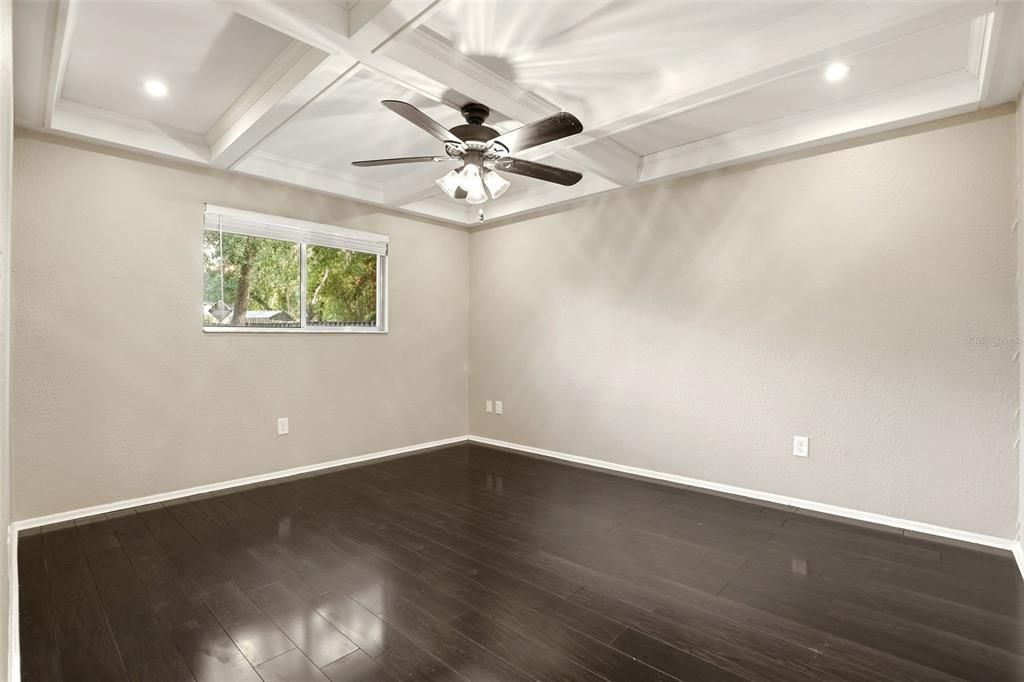 For Sale: $334,990 (3 beds, 2 baths, 1134 Square Feet)