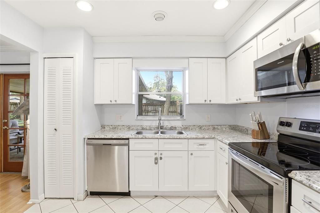 For Sale: $334,990 (3 beds, 2 baths, 1134 Square Feet)