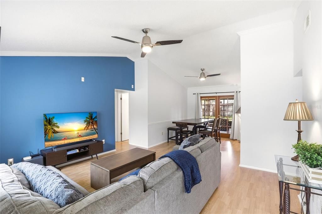 For Sale: $334,990 (3 beds, 2 baths, 1134 Square Feet)