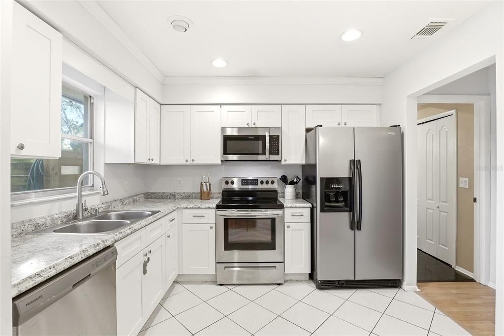 For Sale: $334,990 (3 beds, 2 baths, 1134 Square Feet)