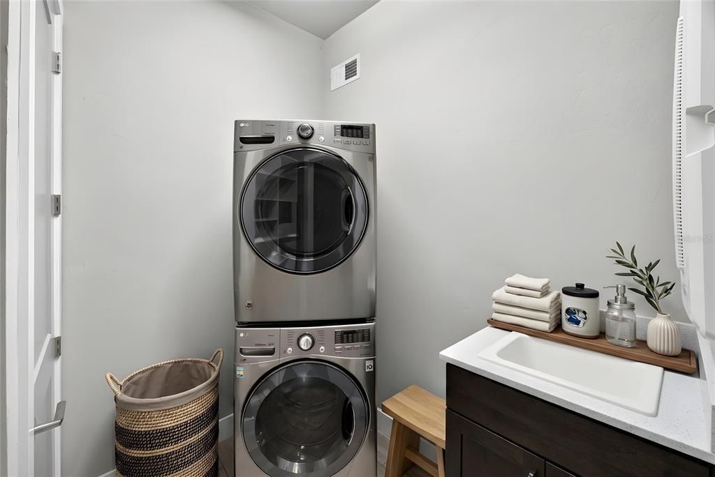 For Sale: $669,000 (4 beds, 3 baths, 2650 Square Feet)