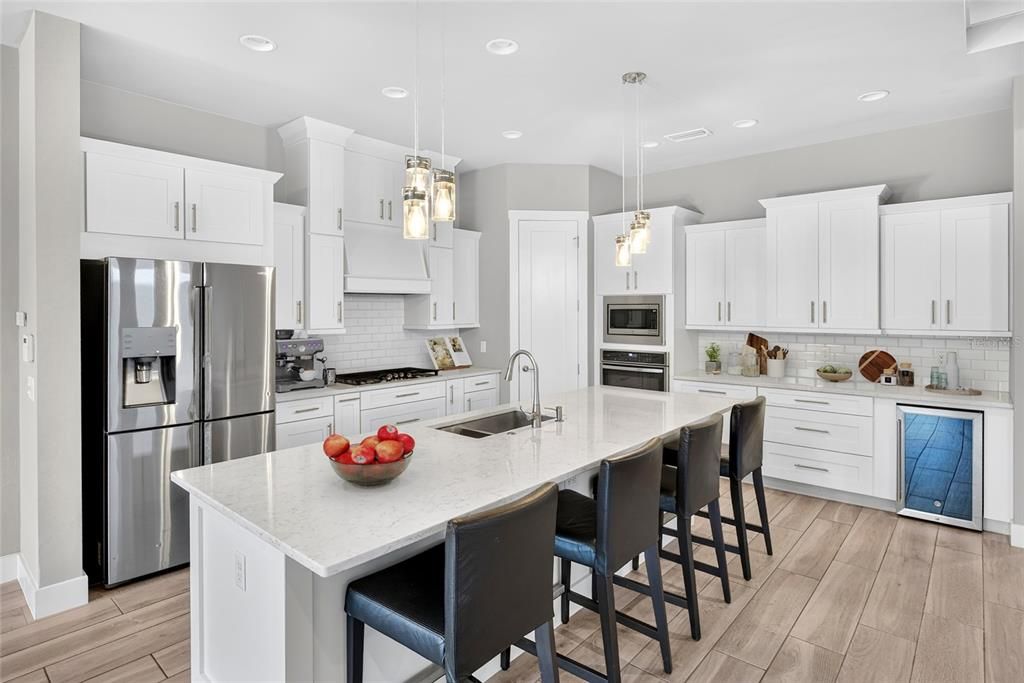 For Sale: $669,000 (4 beds, 3 baths, 2650 Square Feet)