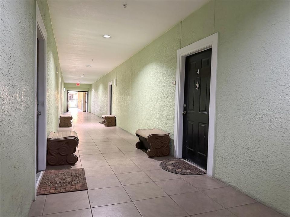 For Rent: $1,896 (1 beds, 1 baths, 867 Square Feet)