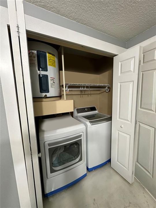 For Rent: $1,896 (1 beds, 1 baths, 867 Square Feet)