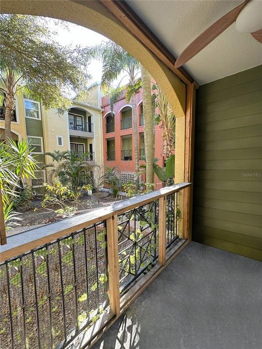 For Rent: $1,896 (1 beds, 1 baths, 867 Square Feet)
