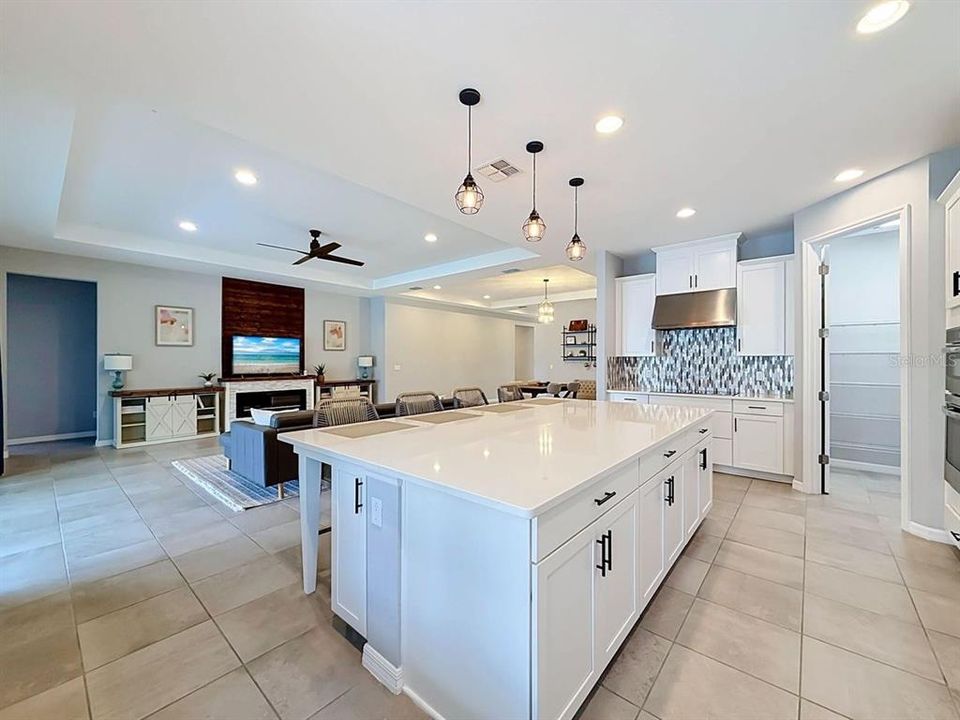 For Sale: $725,000 (4 beds, 3 baths, 2741 Square Feet)