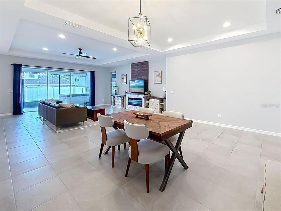 For Sale: $725,000 (4 beds, 3 baths, 2741 Square Feet)