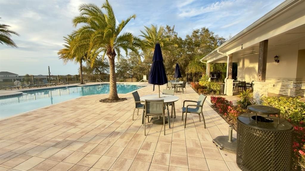 For Sale: $725,000 (4 beds, 3 baths, 2741 Square Feet)
