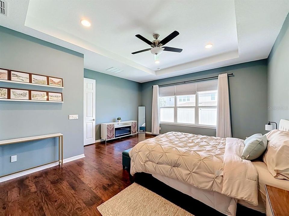 For Sale: $725,000 (4 beds, 3 baths, 2741 Square Feet)