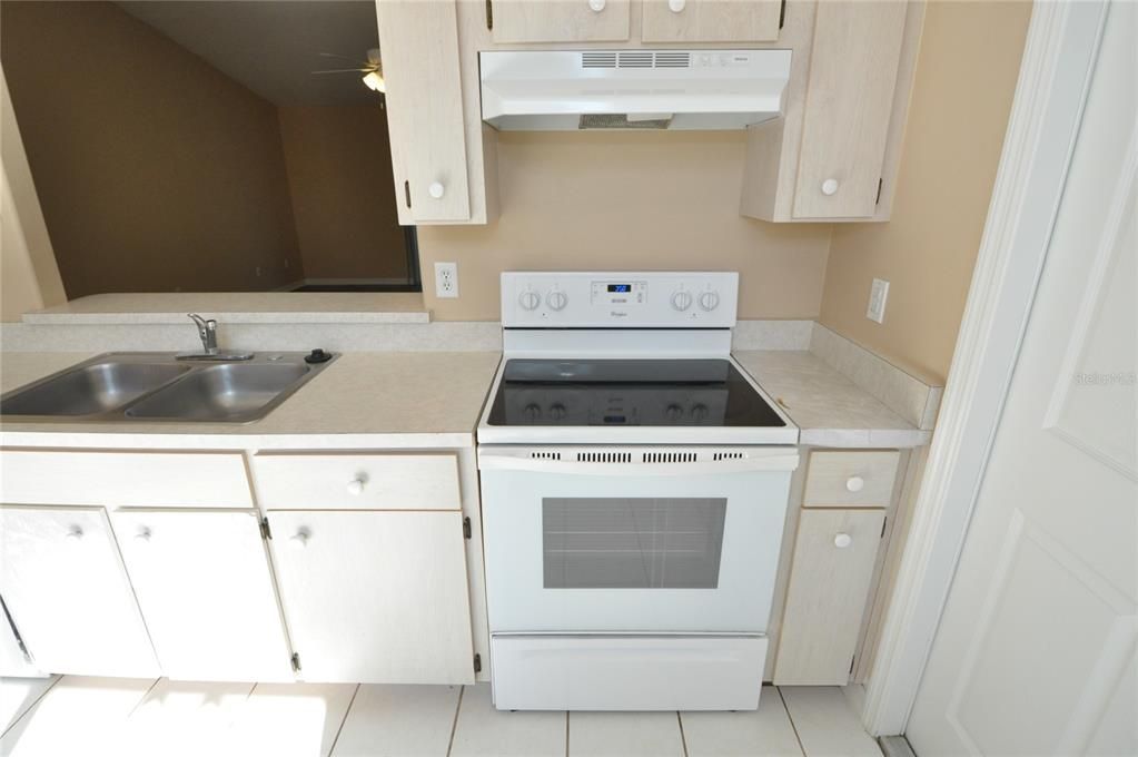 For Rent: $1,850 (3 beds, 2 baths, 1205 Square Feet)