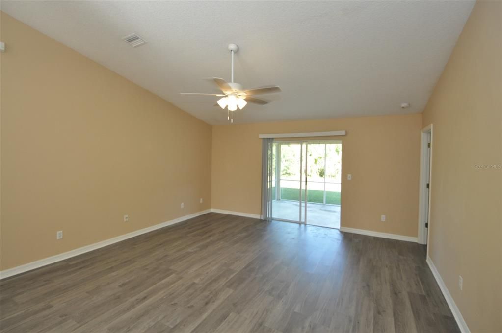 For Rent: $1,850 (3 beds, 2 baths, 1205 Square Feet)