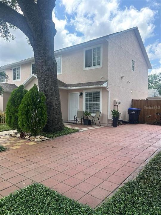 For Rent: $2,100 (3 beds, 2 baths, 1205 Square Feet)