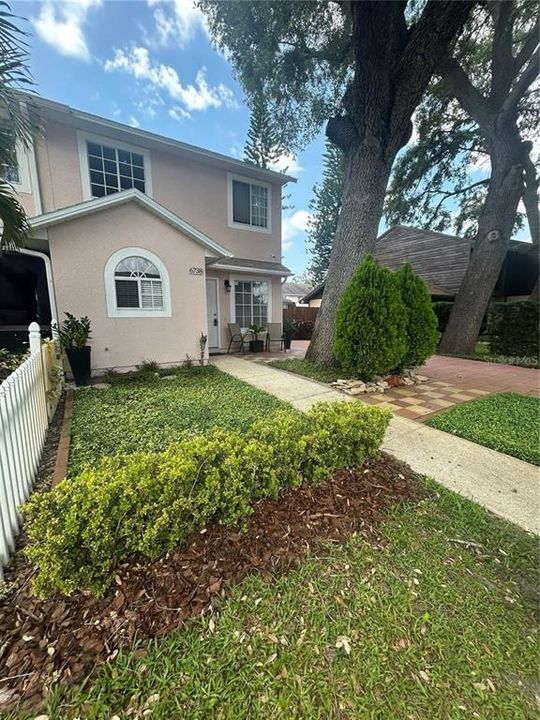 For Rent: $2,100 (3 beds, 2 baths, 1205 Square Feet)