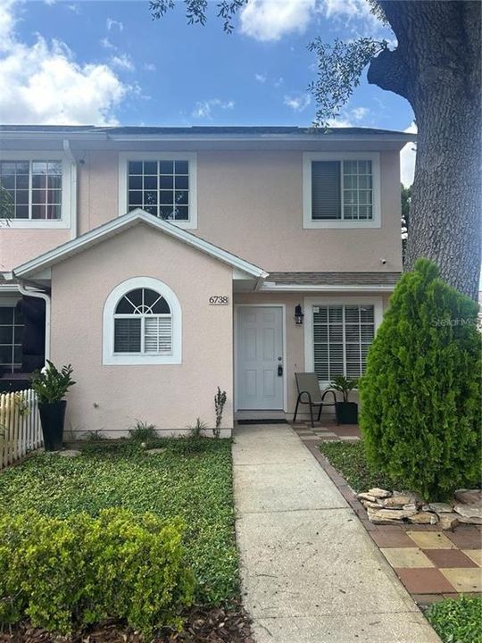 For Rent: $2,100 (3 beds, 2 baths, 1205 Square Feet)