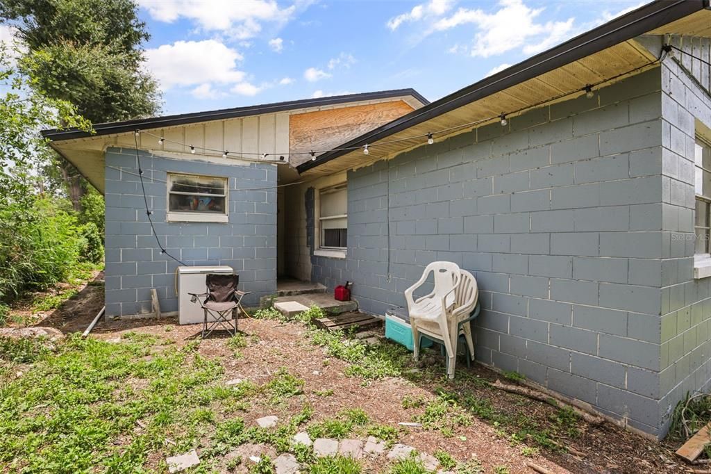 For Sale: $205,000 (3 beds, 1 baths, 1100 Square Feet)