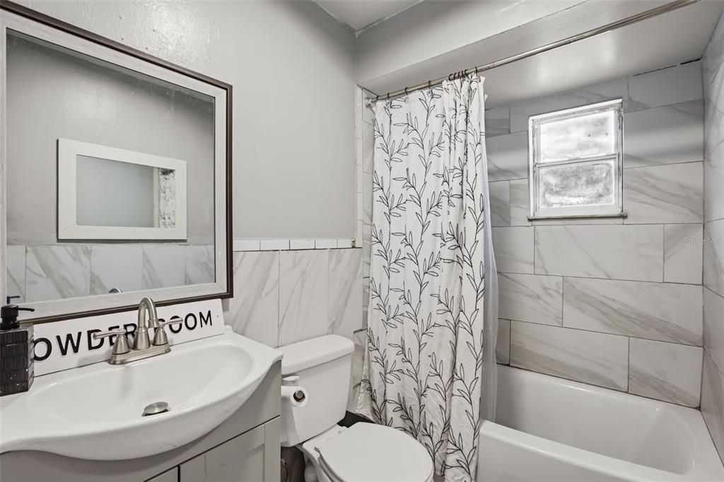 For Sale: $205,000 (3 beds, 1 baths, 1100 Square Feet)